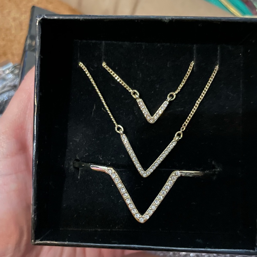 Necklace And Bracelet Set